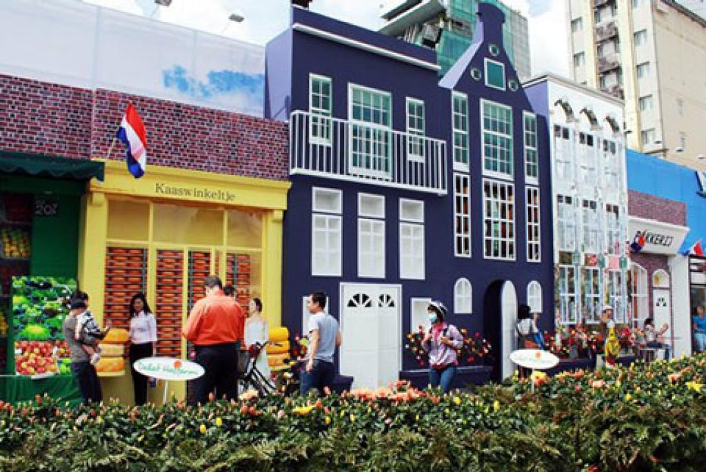 Get inspired by Dalat Hasfarm booth at Holland Village