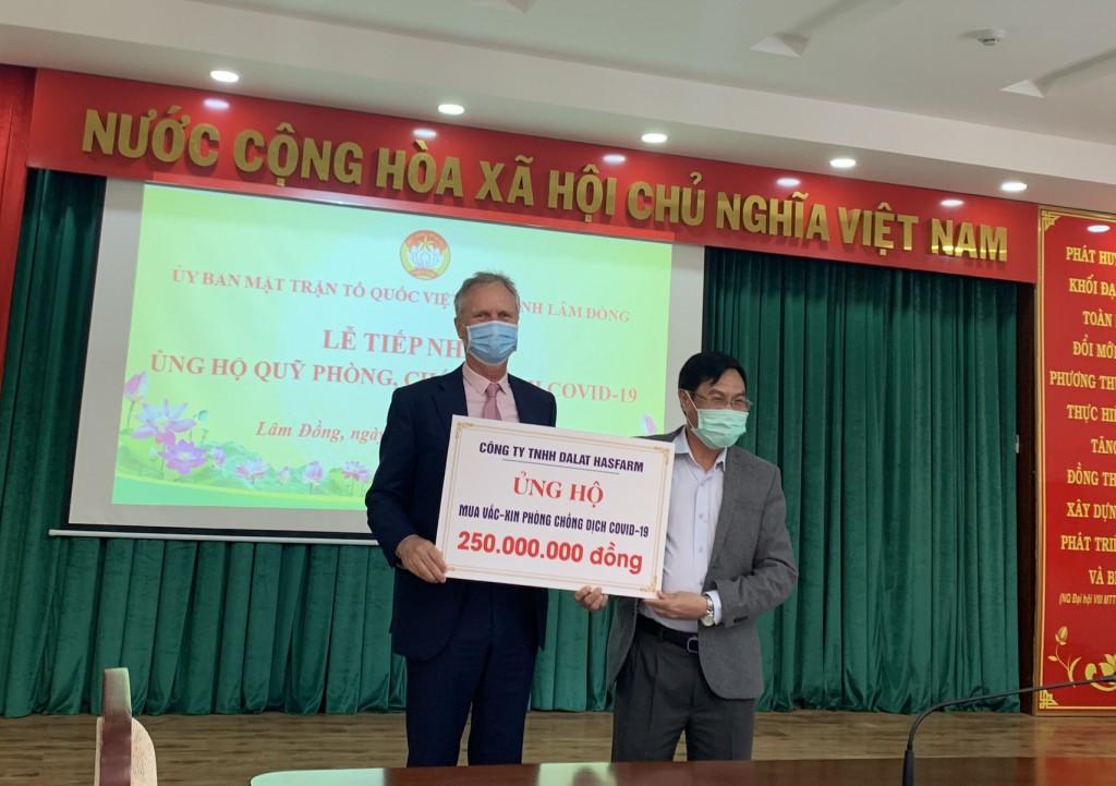 Dalat Hasfarm chung tay ủng hộ quỹ Vaccine chống Covid-19