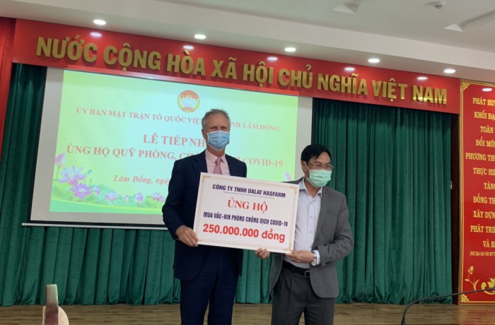 Dalat Hasfarm chung tay ủng hộ quỹ Vaccine chống Covid-19